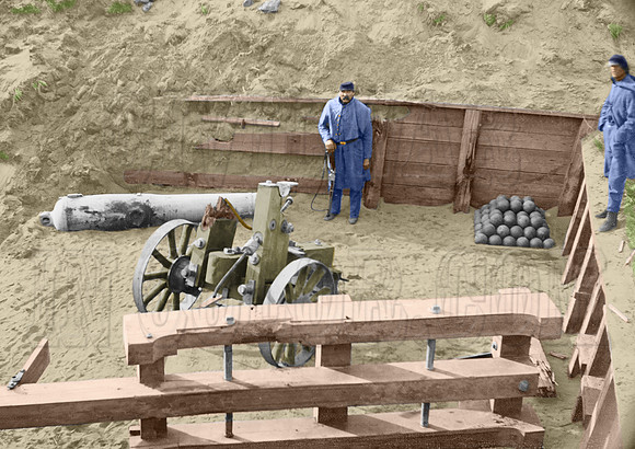 00565 - Dismounted Gun; Fort Fisher, North Carolina; January 1865 [LC-DIG-cwpb-00565]