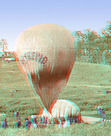 01563 - Prof. Lowe replenishing Intrepid; from balloon Constitution; May 1862 [LC-DIG-cwpb-01563]