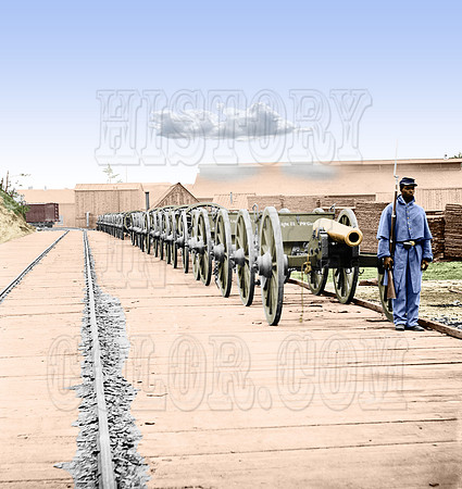 01982 - Negro soldier guarding 12-pdr. ; City Point, Virginia; 1865 [LC-DIG-cwpb-01982]