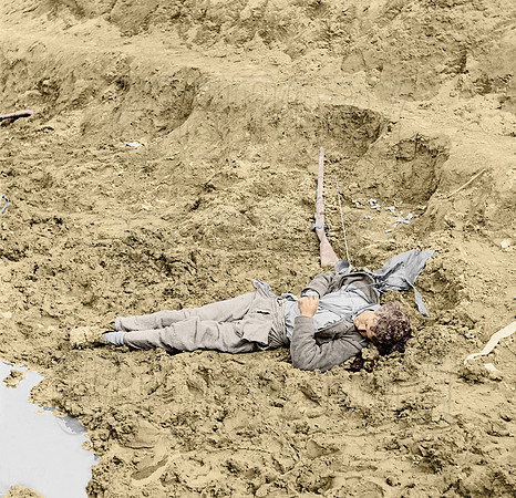 02564 - Dead Confederate Soldier; Fort Mahone, Petersburg, VA; April 1865 [LC-DIG-cwpb-02564]