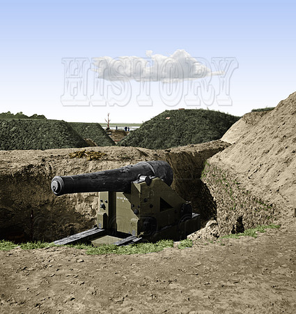 03494 - Confederate Gun; Fort McAllister, Savannah, Ga, December 1864 [LC-DIG-cwpb-03493]